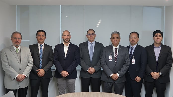 Commemorative Photo at the signing ceremony (Left side of the center: Mauricio Chapa, Director of GEODESA, Center: Juan Luis Del Valle, Director of GEODESA, Right side of the center: Miguel Vallejo, President of MHPS de Mexico)