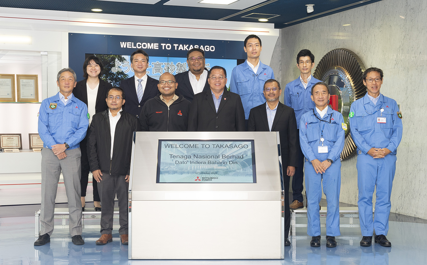 Tenaga Nasional Berhad (TNB) management team, including TNB CEO Dato Indera Ir. Baharin Bin Din (front center), and Mitsubishi Power executives at the Takasago Machinery Works in Japan
