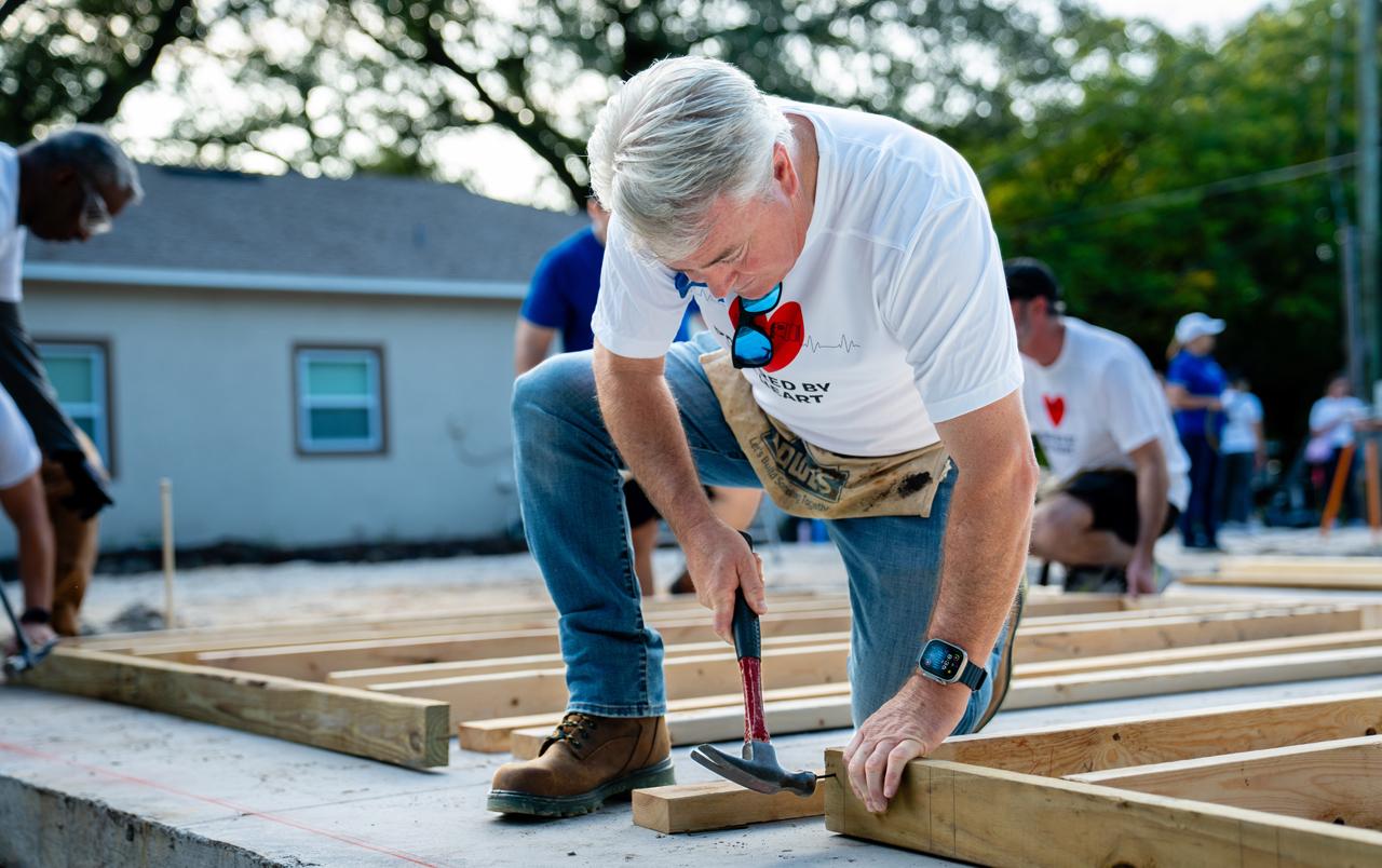 Mitsubishi Power America's CEO Bill Newsom volunteering