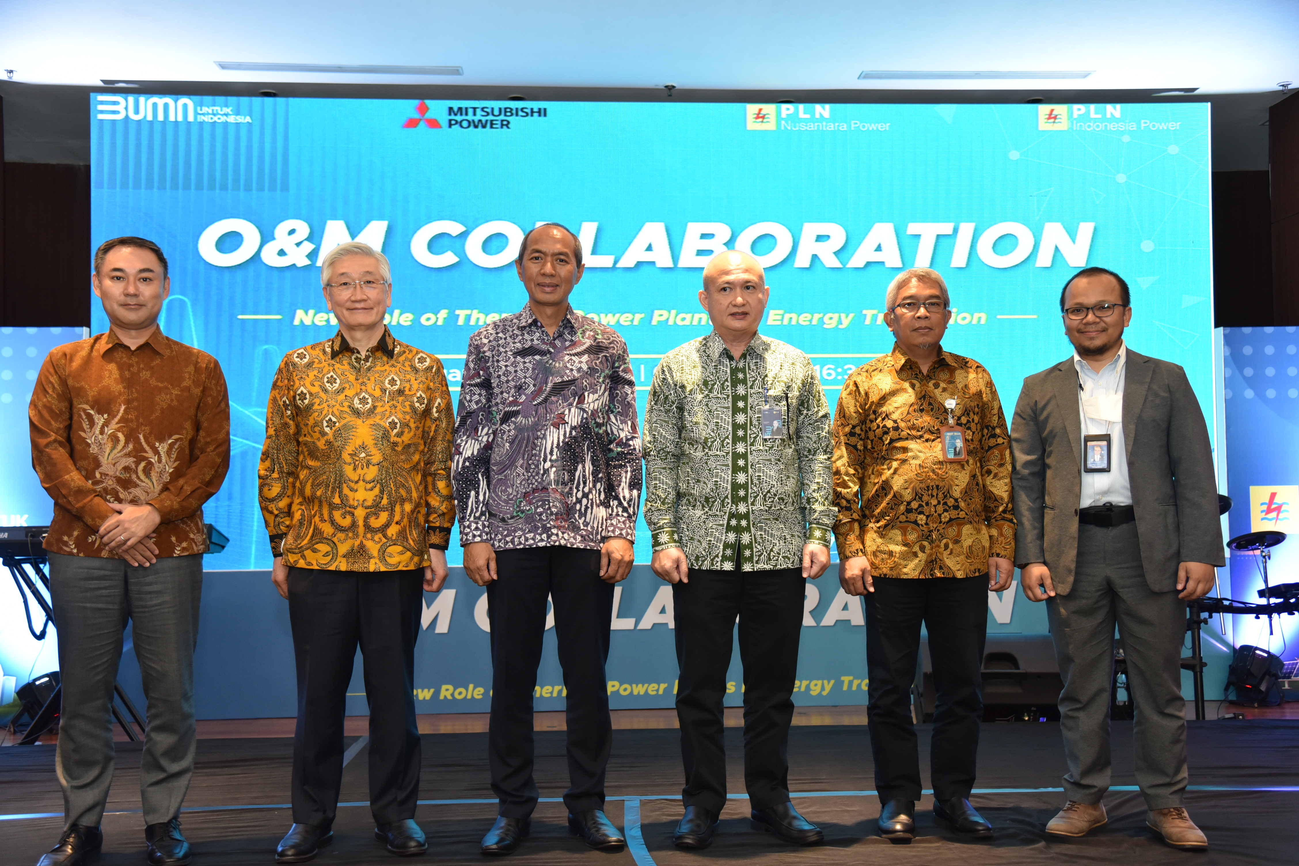 (From left to right) Mr. Kazuki Ishikura (Mitsubishi Power Asia Pacific), Mr. Ken Kawai (MHI), Mr. Edwin Nugraha Putra (PLN IP), Mr. Iwan Utama (PT. PLN (Persero)), Mr. Rachmad Handoko (PLN IP) and Dr. Firman Bagja Juangsa (Institut Teknologi Bandung) at the O&M Collaboration Seminar