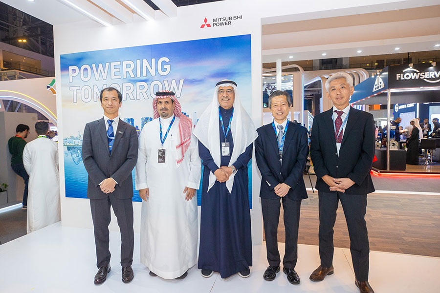 Group photo of Mitsubishi Power and MHI team at IKTVA event