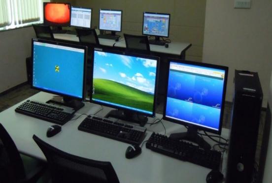 コンパクトタイプシミュレ―タ(PC複数台、またはPC1台も可能です)
